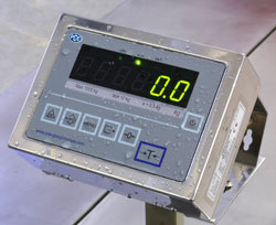 La pantalla de acero inoxidable de la balanza de tránsito calibrada de acero inoxidable está protegida segun IP 65.