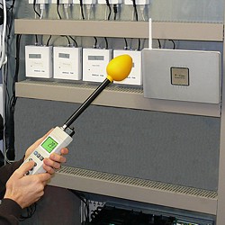Medidor de campo electromagntico PCE-EM 30 detectando el wireless LAN