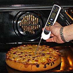 Uso del controlador de temperatura para alimentos midiendo la temperatura de la bollera.