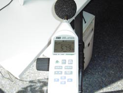 El data logger realizando un registro prolongado del nivel sonoro en una oficina.