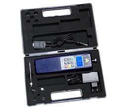 Medidor de fuerza PCE-SH 500 con maletín que va incluido en el envío.