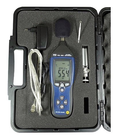 Medidor de sonido PCE-322A en su maletín de transporte, incluido en el envío.