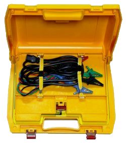 Los cables de prueba se pueden guardar en la tapa de la carcasa.