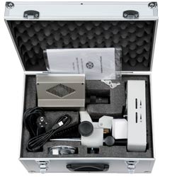 El microscopio para taller PCE-VM 21 se suministra en maletín de aluminio