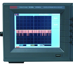 Pantalla del osciloscopio de laboratorio PCE-UT 2152C.