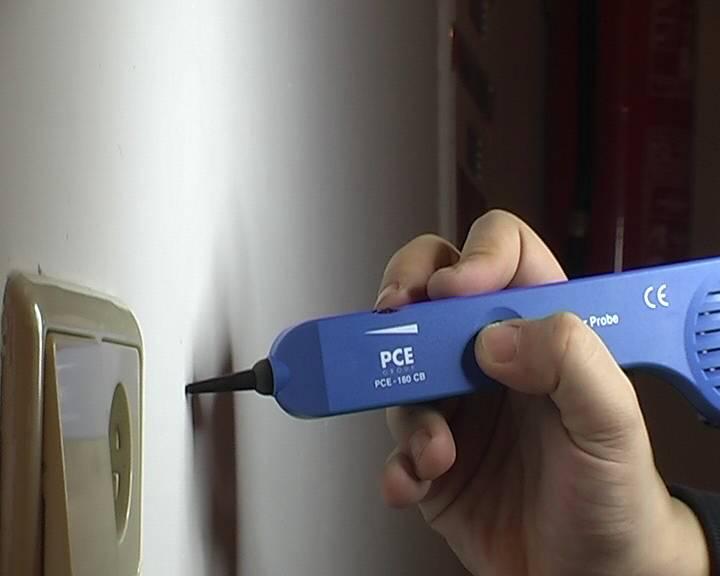 Búsqueda de una interrupción de cable en un enlucido