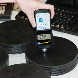 Control de calidad de placas de goma con el indicador de humedad de material 
