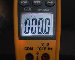 antalla de LCD, con iluminacin de fondo, de la pinza de corriente PCE-DC4