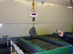 Uso de las basculas de gancho en una instalación de galvanizado (1).