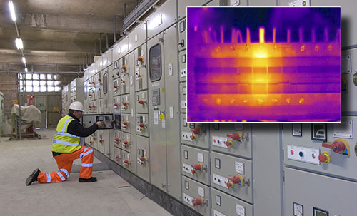 Uso de la camara termografica comprobando armarios el�ctricos.