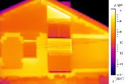 Imagen realizada por las cámaras térmicas del exterior de una casa.