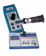 Instrumentos de medida para óptica: fotómetros para análisis de agua.