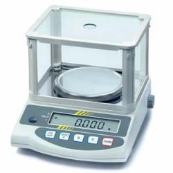Balanza de laboratorio EG con protecci�n contra viento de serie.