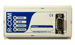 Aquí se aprecia la conexión RS-232 del avisador de fallas por SMS R-Com
