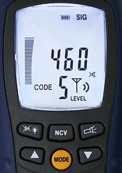 Gracias a la iluminación de fondo del trazador de cableado puede leer bien los datos en pantalla en condiciones de luz adversa