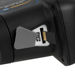 Puede introducir en la parte superior de la cámara infrarroja de inspección una tarjeta micro SD.
