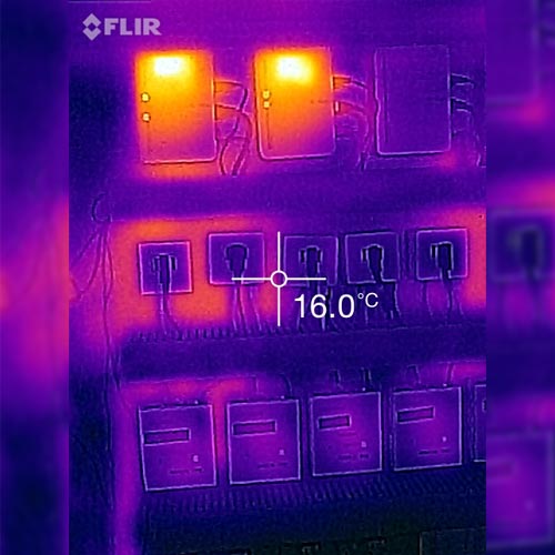 Cmara IR FLIR ONE para telfono mvil en la termografa