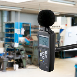 Medición de ruido con el decibelímetro LEQ en un taller PCE-353N