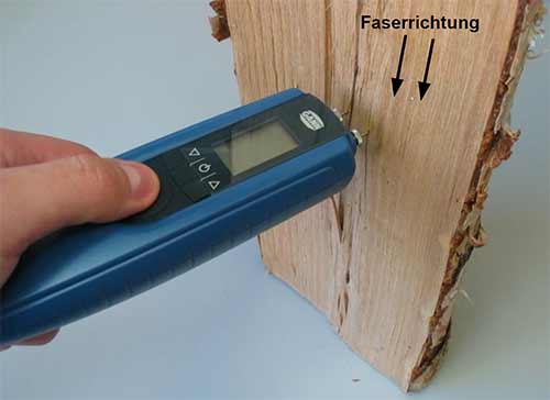 Medidor de humedad de madera Hydromette BL Compact S en una aplicación
