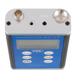 Aquí puede ver las conexiones en la parte superior del medidor de vibracion PCE-VM 3D