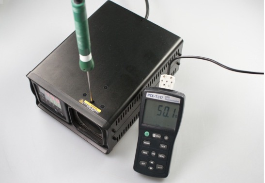 Calibración de la sonda de temperatura de un termometro con el calibrador PCE-IC 1.