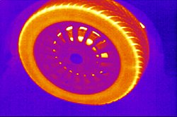 Carga térmica de una rueda con sistema de termografía.