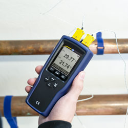 Medición de temperatura con el registrador de temperatura PCE-T 330
