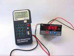 Simulador de corriente PCE-123 con el indicador digital SLT.