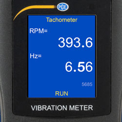 Indicacin del nmero de revoluciones en la pantalla del medidor de vibraciones PCE-VM 22