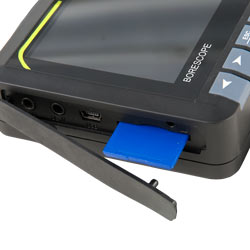 Ranura para tarjeta SD y otras conexiones del videoscopio PCE-VE 650